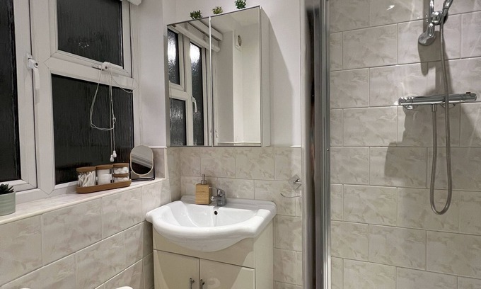 Vassall Apartamento | Spacious & Modern Family Gem - Two Bed Apartment