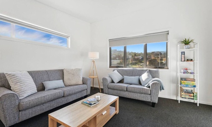 Geilston Bay Apartamento | Spacious Modern Home