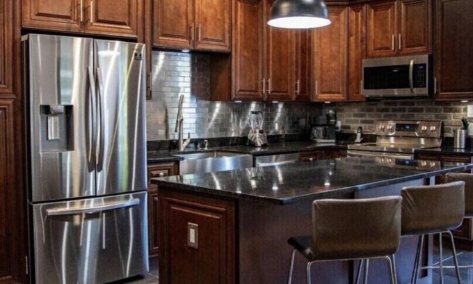 San Marcos Casa | Spacious modern home , close to rivers , Austin, San Antonio & Wineries