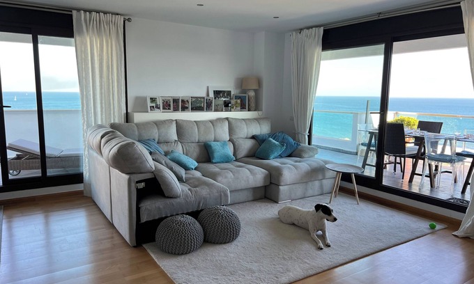 Bahia de Casares Apartamento | Espacioso moderno ático, vistas espectaculares de Málaga, Gibraltar y Marruecos