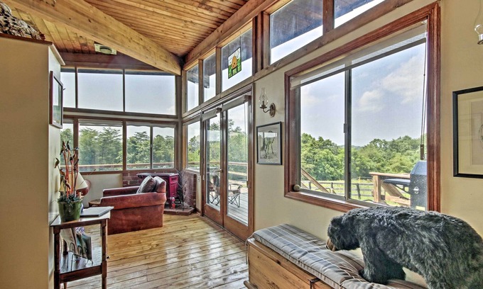 Flint Hill Casa | Spacious Mountain Home: Family, Pet & WFH Friendly