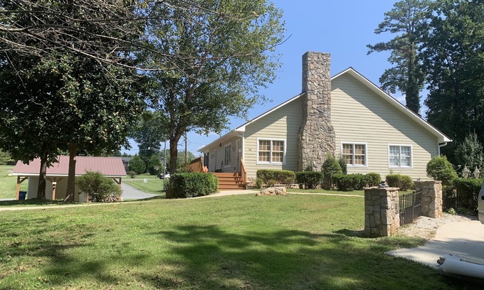 Mount Airy Casa | Spacious Mountain House minutes from downtown