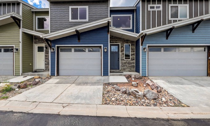 Brian Head Condominio | Spacious Mountain Townhome | Game Room + Near Slopes