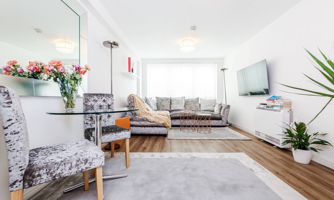 St. Mary's Park Apartamento | | Spacious n' Modern One Bed Riverside Apartment |