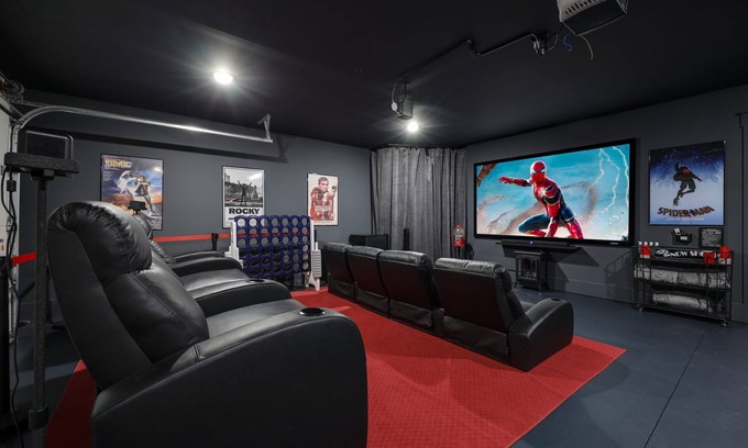 Eastwood Casa | Spacious Nashville Home With Movie Theater & Games! 8 mins to Broadway!