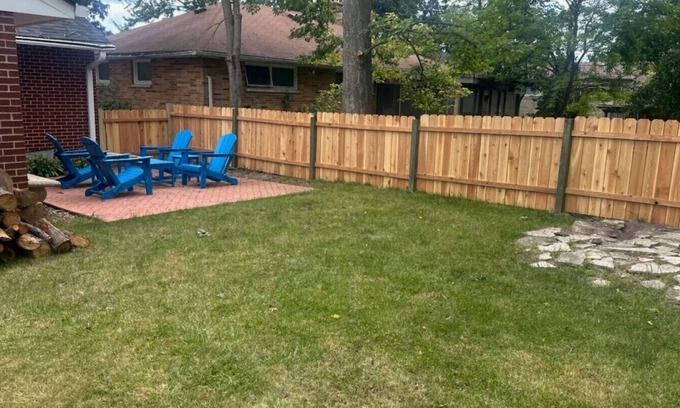 Waukegan Casa | Spacious New 5 Bed Family Retreat Near Naval Base!