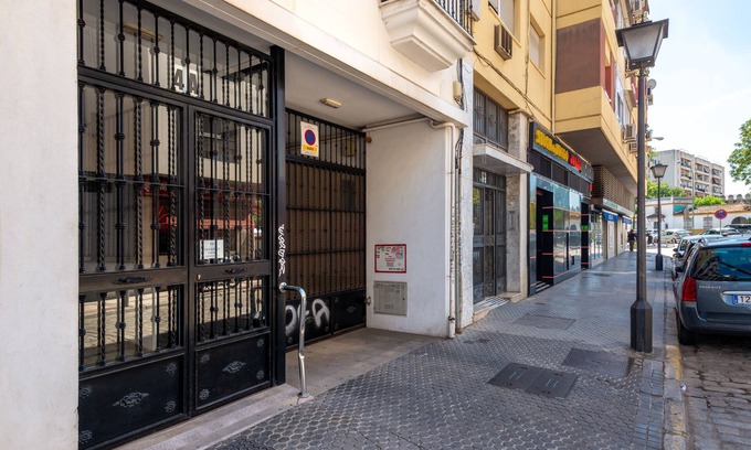Macarena Apartamento | Spacious new apartment near Macarena church