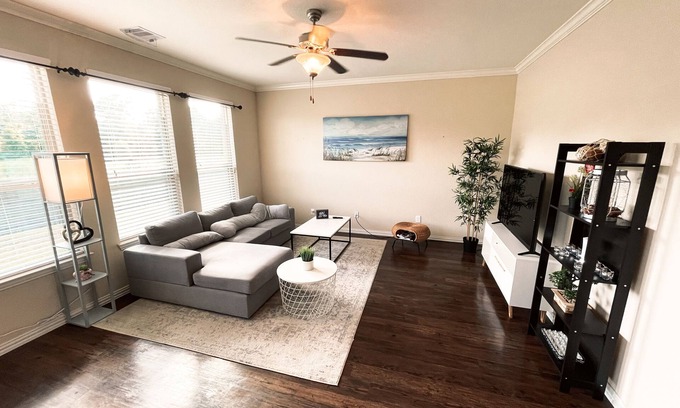 Conroe Casa | Spacious, New build 4 bedroom house in Conroe