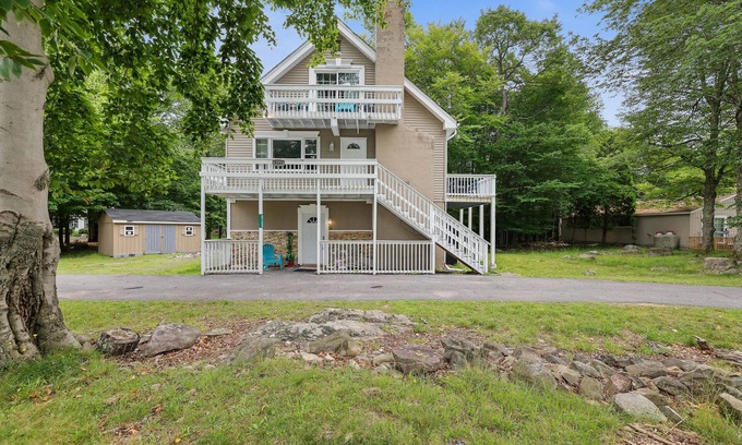 Tobyhanna Casa | Spacious Newly Renovated in 2025! 7BD/4BA Home in the Heart of Poconos sleeps 29