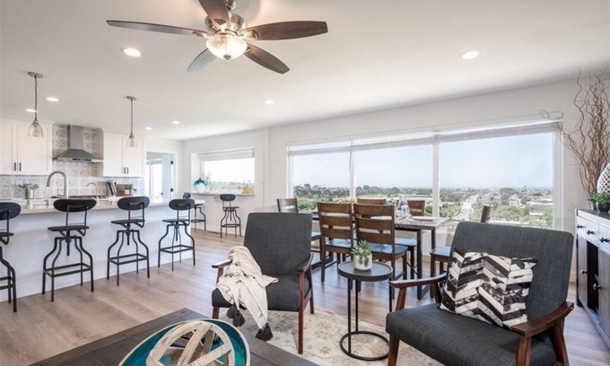 Point Loma Heights Casa | Spacious Ocean View Home Near Everything - Sunsets - Quiet Neighborhood