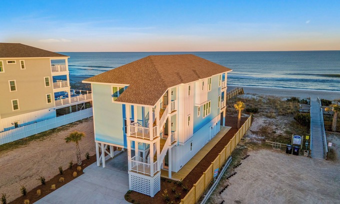 Carolina Beach Casa | Spacious oceanfront 7-bedroom house, almost new, made up of two full units