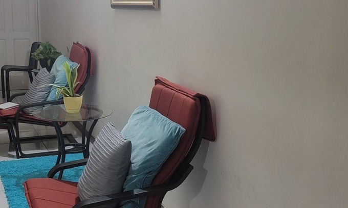 Eastwood Park Apartamento | Spacious one bedroom apartment in Kingston