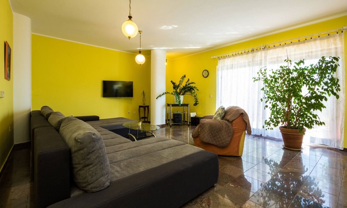 Rijeka Casa | Spacious Opg Apartment Juretic Kvarner center air con, parking, Wi-Fi, terraces