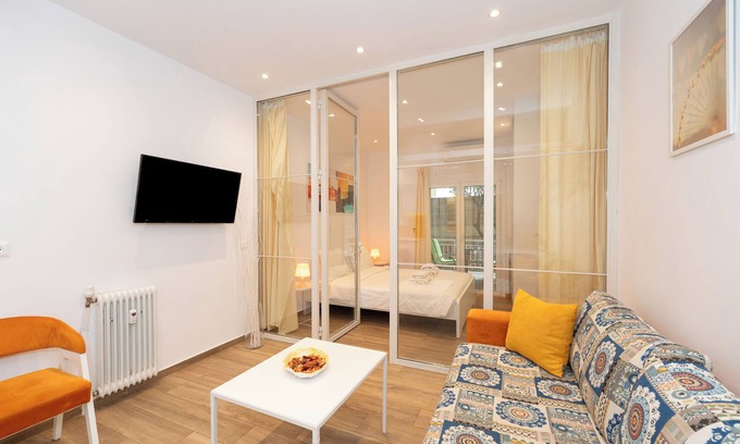 Ilisia Apartamento | Spacious Peaceful Studio in Athens