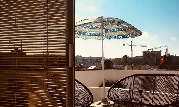 Rabat Apartamento | Spacious penthouse centrally located between Sliema, St. Julians and Balluta Bay