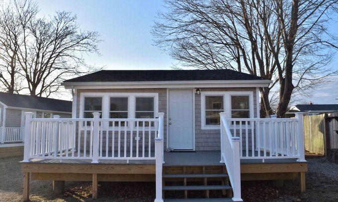 Snug Harbor Cabaña | Spacious pet friendly studio cottage in coastal South Kingstown