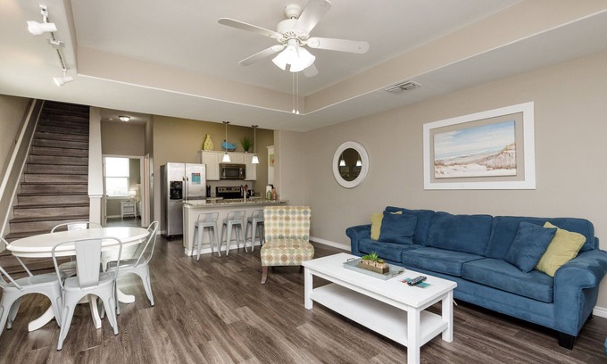Corpus Christi Casa | Ven a disfrutar de esta nueva 2/2 que está cerca de la playa!