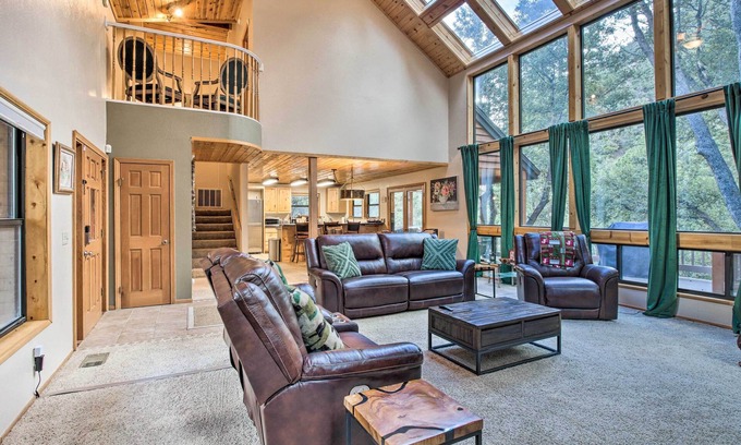 Pine Mountain Club Cabina | Spacious Pine Mountain Club Cabin w/ Fire Pit