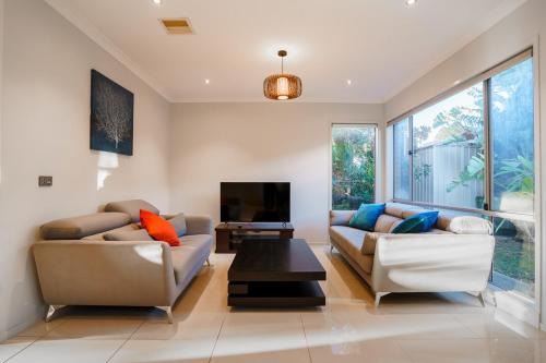 Point Cook Casa | Spacious Point Cook Retreat & Free Parking