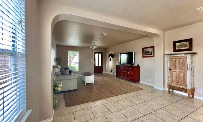 New Braunfels Casa | Spacious Ponderosa-Minutes from Gruene & Shopping!