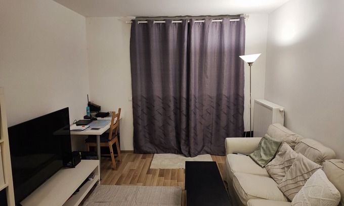 Favoriten Apartamento | Spacious + quiet 65m2 Apartment Balcony, Terrace, Swimming Pool, fully furnished
