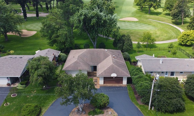McHenry Casa | Spacious Ranch blocks away from downtown McHenry