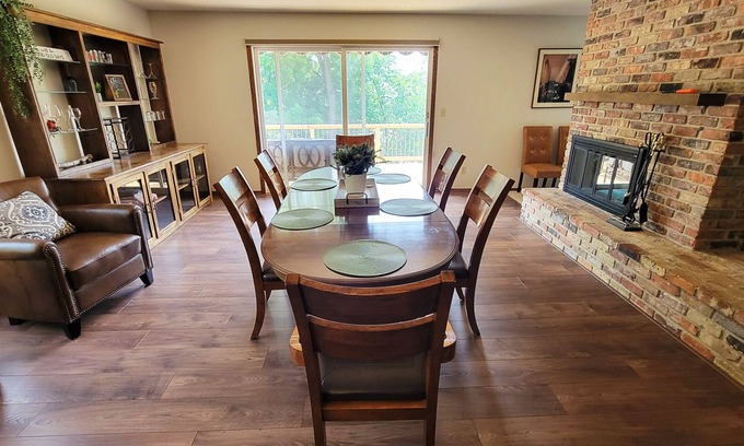 Rochester Casa | Spacious, Relaxing, 5 Bedroom Home near Mayo Clinic in Rochester, MN.