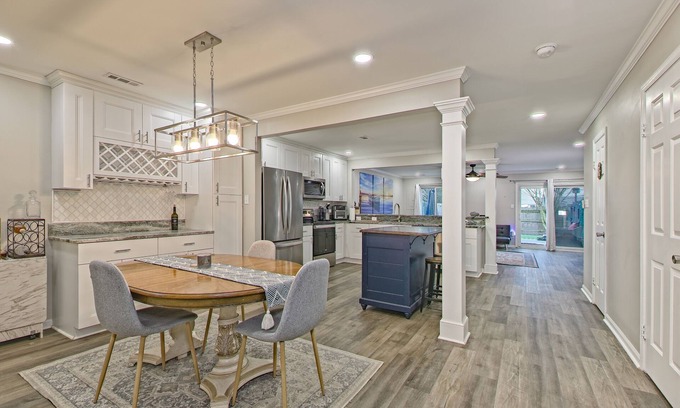 Norfolk - Virginia Beach Casa | Spacious remodeled Townhome