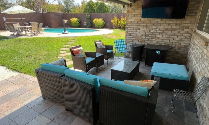 Carrollton Casa | Una casa grande cerca de Dallas 4 habitaciones 3 banos