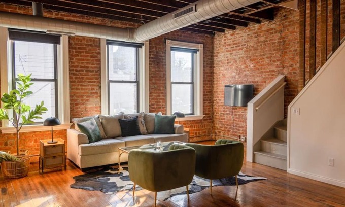 Over-the-Rhine Apartamento | Spacious Retreat w Private Roof Deck Walkable to ALL