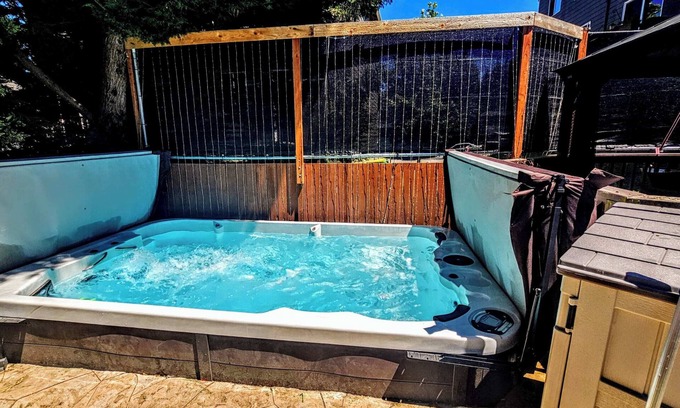 Bull Mountain Casa | Spacious Retreat W/ Swim Spa & Full Kitchen