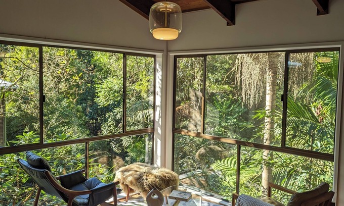 Mount Glorious Casa | Spacious Scandi-inspired luxury home amongst the trees - Mount Glorious summit!