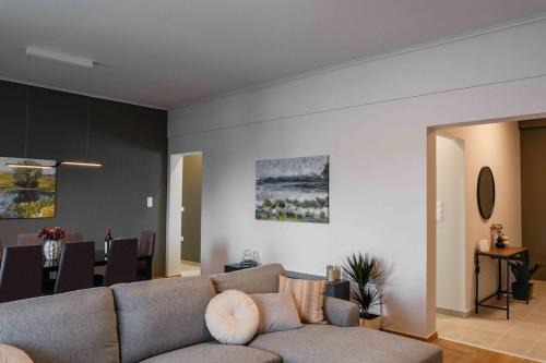 Alimos Apartamento | Spacious seaside flat at alimos