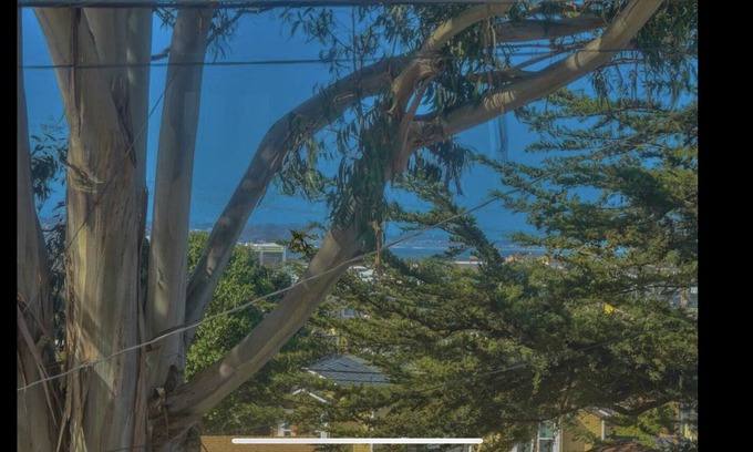 Seaside Casa | Spacious Seaside Home: Close to downtown, 5 min drive to beach, nice views!