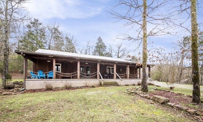 Higden Casa | Spacious, Serene Greers Ferry Lake Getaway w/ lake access