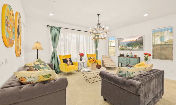 Ontario Casa | Spacious single house/Large kitchen/6BD/4BA/8beds