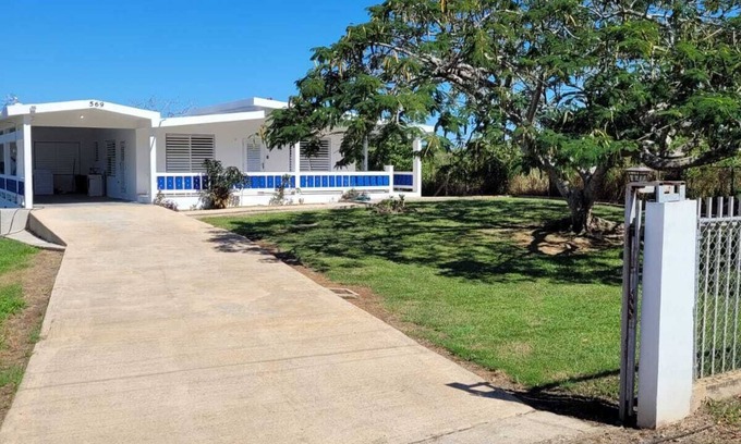 San Jose Casa | Spacious SINGLE STORY spacious 3bd + 1 with A/C. 3 side wrap around veranda.