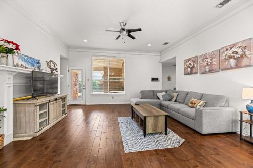 Hunters Glen Casa | Spacious Single-Story Plano Home
