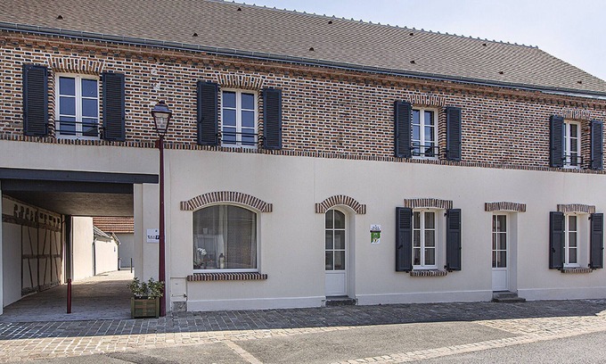 Marcilly-en-Gault Cabaña | Gran casa en Sologne: 5 habitaciones con baño privado, ideal para familias/amigos, mascotas permitidas