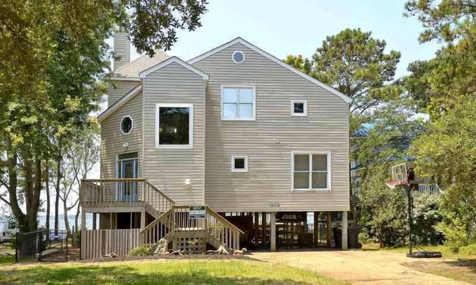 Colington Casa | Spacious sound front with private pool and hot tub in Kill Devil Hills!