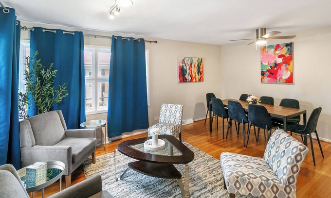 Libertyville Casa | Spacious Split-Level Home