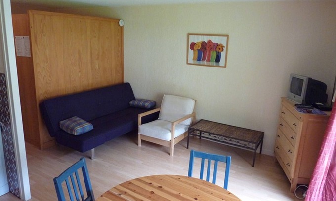 Saint-Jean-dʼAulps Apartamento | Estudio amplio a pie de pistas con parking y balcón