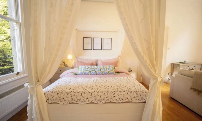 Bath Apartamento | Spacious Studio Apartment in Central Bath - Sleeps 2, Parking Available