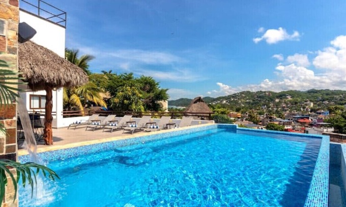 Sayulita Apartamento | Spacious Studio Rooftop Pool 3 blocks from Beach