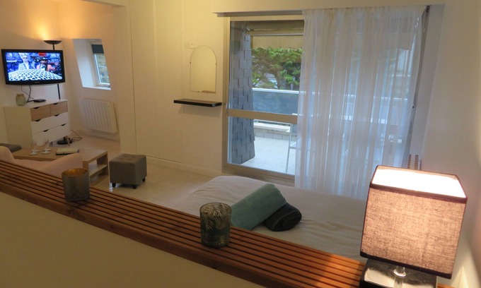Benodet Apartamento | AMPLIO ESTUDIO CON BALCON CON PEQUEÑAS VISTAS AL MAR