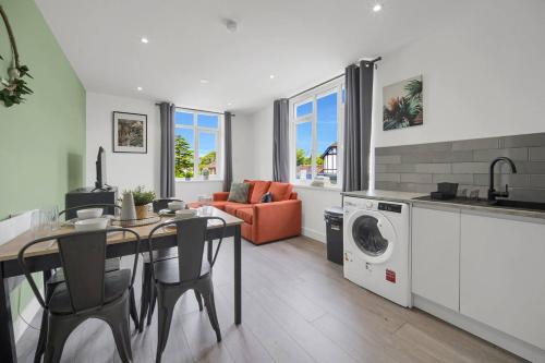 Cyncoed Apartamento | Spacious & Stylish - Free Parking - Fast Wifi
