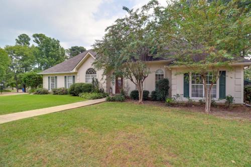 Ridgeland Casa | Spacious Suburban Home with Pool Access in Ridgeland