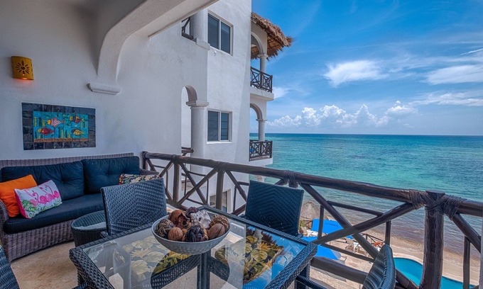 Akumal Condominio | Elegance plus comfort beachfront condo, pool, WiFi and AC