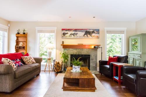 Upper Village Casa | Spacious Town Home with Private Hot Tub