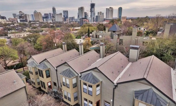 Clarksville Casa | Spacious Townhouse in Clarksville/Old West Austin
